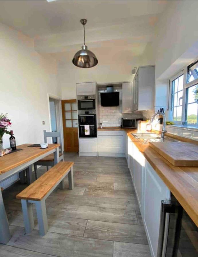 Near Woodbridge The Annexe Eyke Fantastic Views With Dog Secure Garden And Paddock Vila Exterior foto